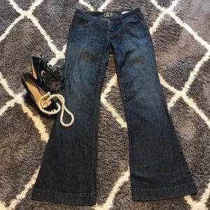 ⭐️IT Jeans Los Angeles Dream Diva!⭐️